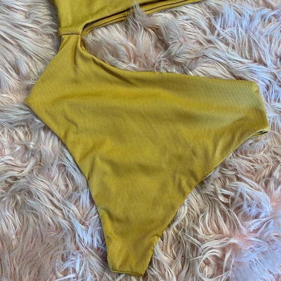 Zaful Ribbed one Shoulder Cutout One-Piece Swimsuit Deep Yellow Size: M - Picture 6 of 9